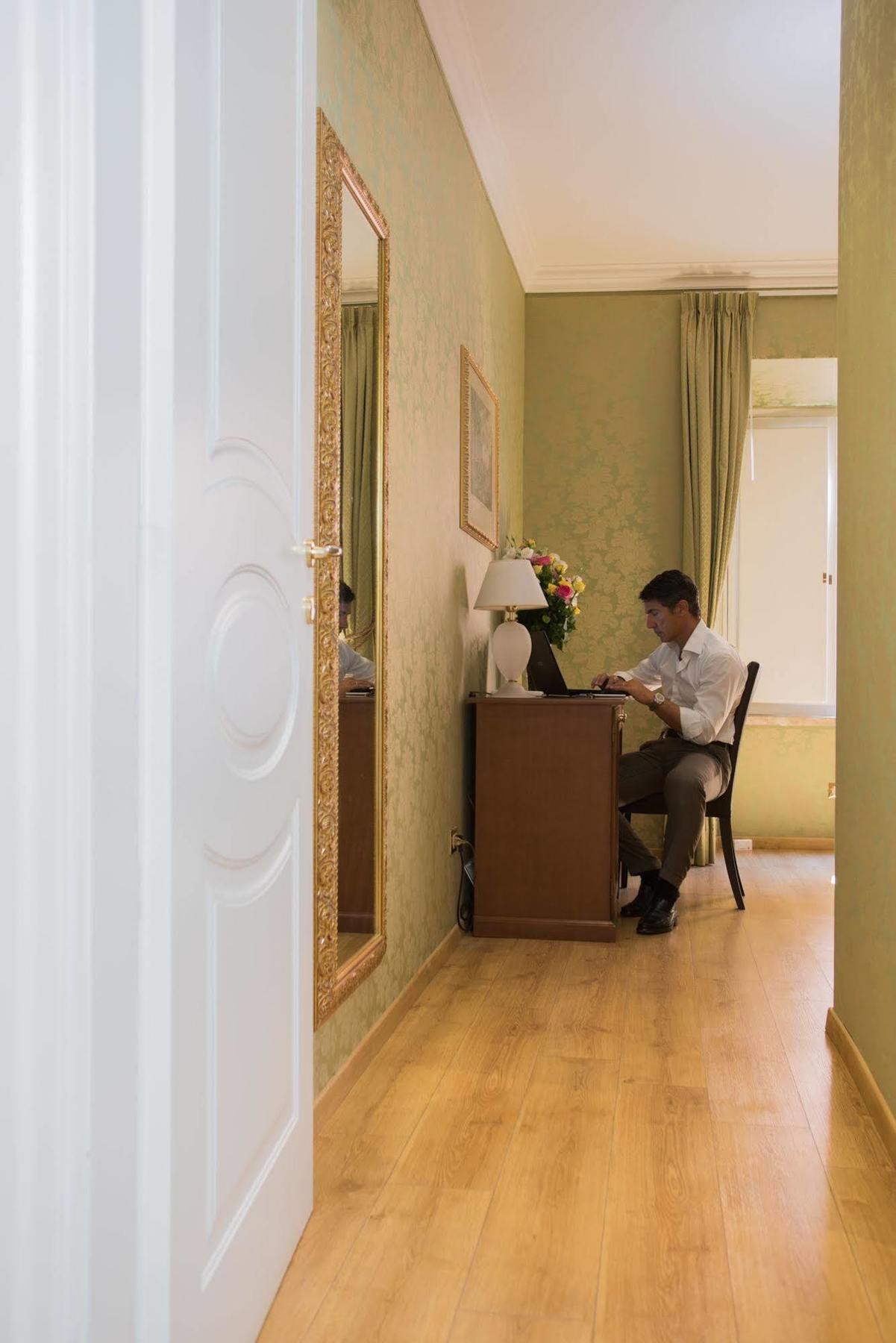 Bq House Trevi Luxury Rooms Rome Exterior photo